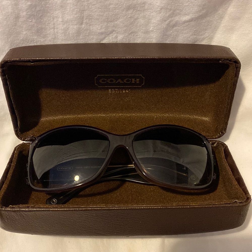 Coach sunglasses Style Taryn, color Plum Horn- not polarized